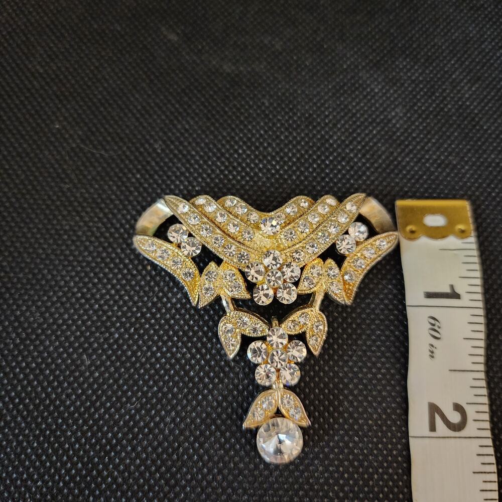 Vintage Rhinestone Scarf Slide Holder Gold Tone Clear Crystal Dangle Art Deco 2” - Picture 5 of 5